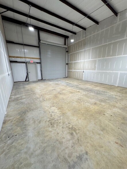 More Photos Of 4356 Roy Rd, Shreveport Flex For Lease