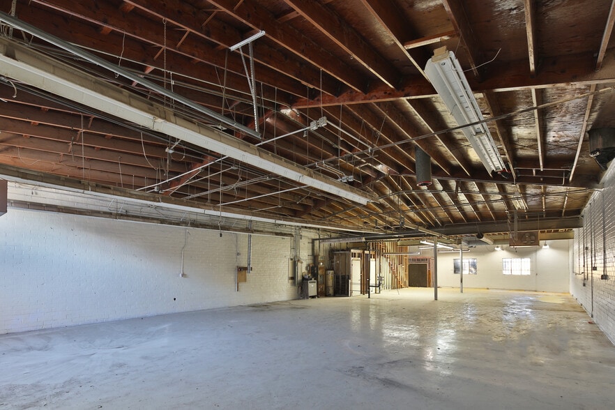 More Photos Of 112 Penn St, El Segundo Warehouse For Sale