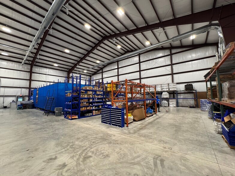 More Photos Of 5700 Eastside Parkway Dr, Gas City Light Distribution For Lease