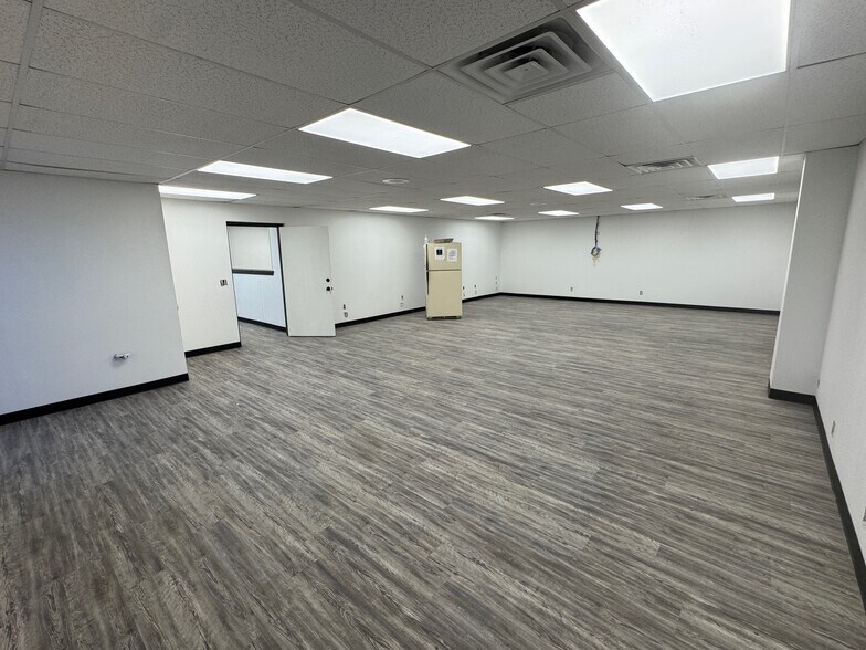 More Photos Of 3334 S Service Rd, Stanton Warehouse For Sale
