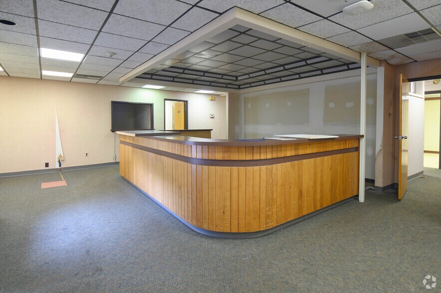 More Photos Of 231 Van Sciver Pky, Willingboro Medical For Sale