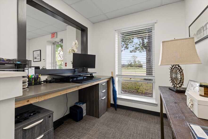 More Photos Of 3200 N Hawthorne St, Chattanooga Flex For Sale