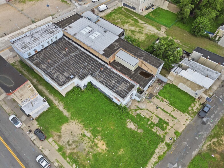 More Photos Of 1142-1148 Broadway, Camden Flex For Sale
