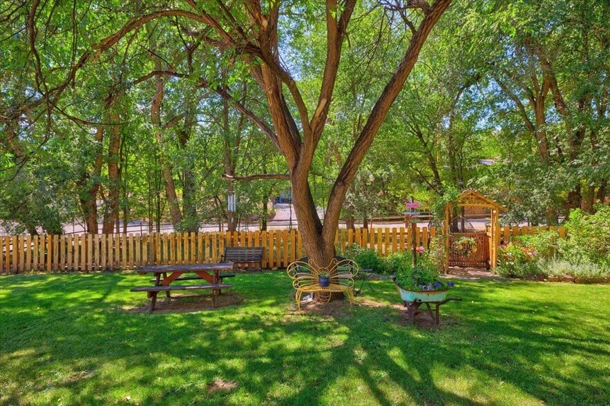More Photos Of 102 Holly St, Colorado Springs Apartments For Sale