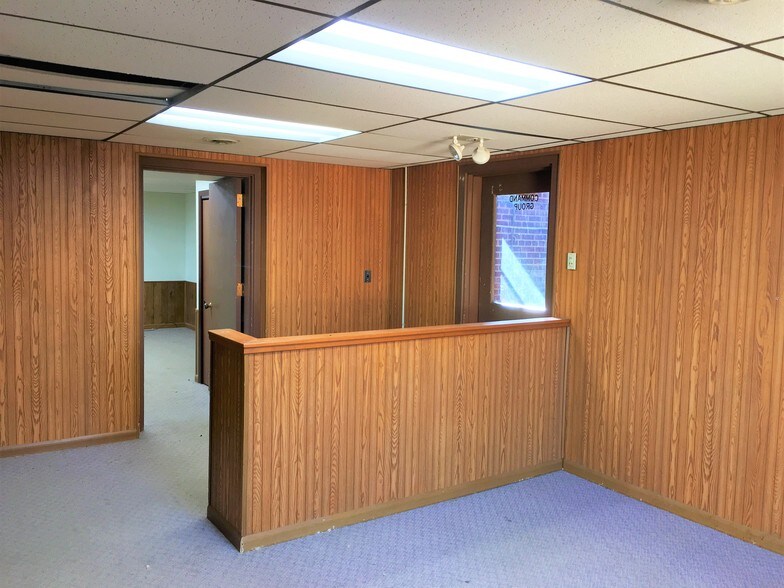 More Photos Of 620 N Edgemoor St, Wichita Warehouse For Sale