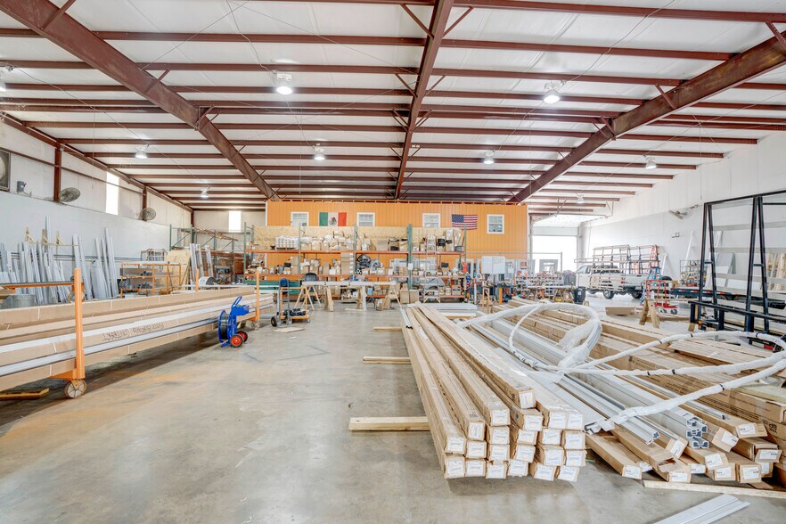 More Photos Of 11578 Airway Blvd, Roanoke Warehouse For Sale