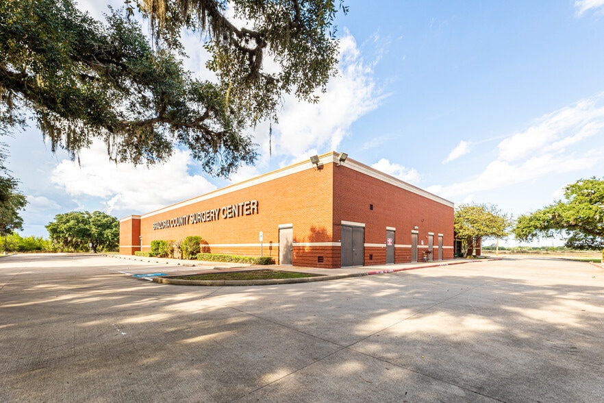 More Photos Of 2760 Brazos Pky, Angleton Medical For Sale