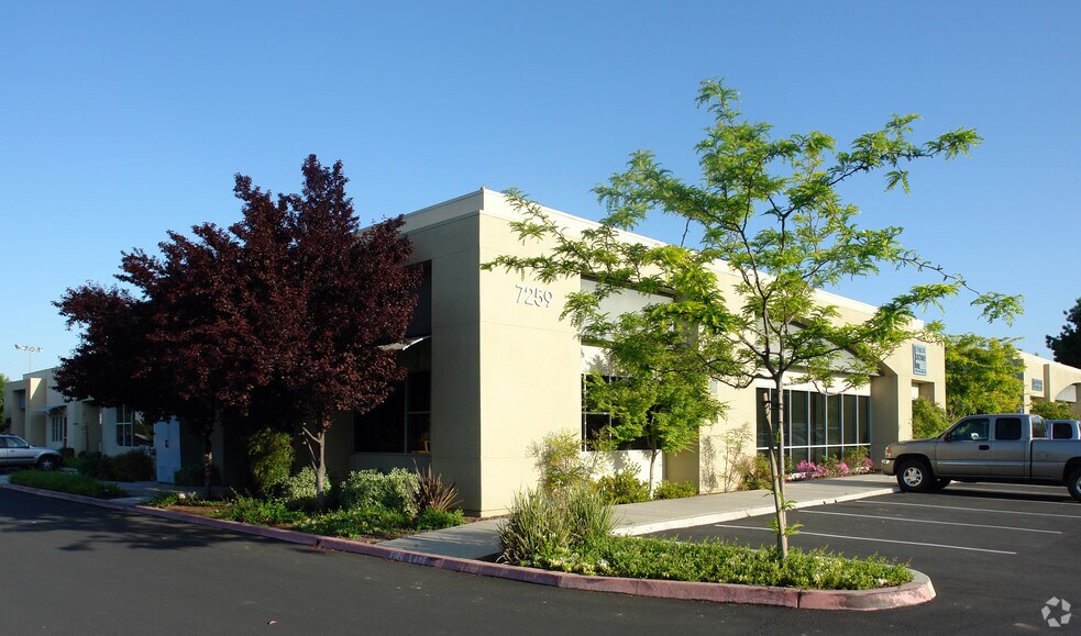 More Photos Of 7259 N 1st St, Fresno Office For Lease