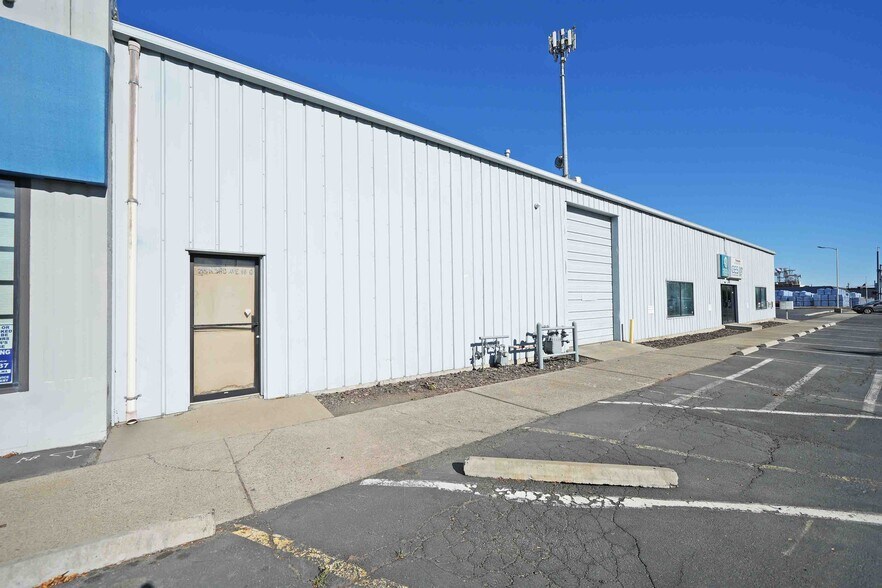 More Photos Of 215 N 3rd Ave, Yakima Office For Sale