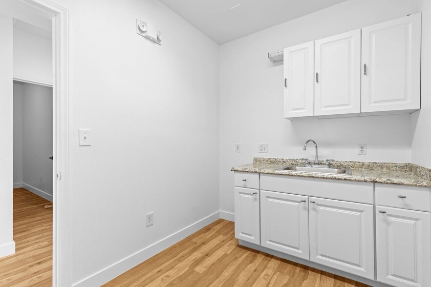 More Photos Of 310 Gass Ave, Las Vegas Unknown For Lease