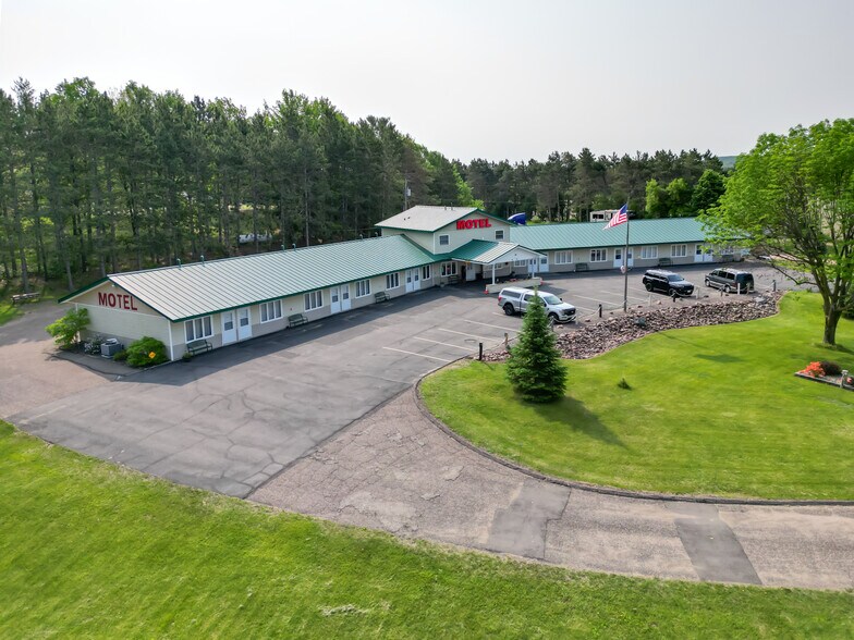 Primary Photo Of 10765 Hwy Q, Chippewa Falls Hotel For Sale