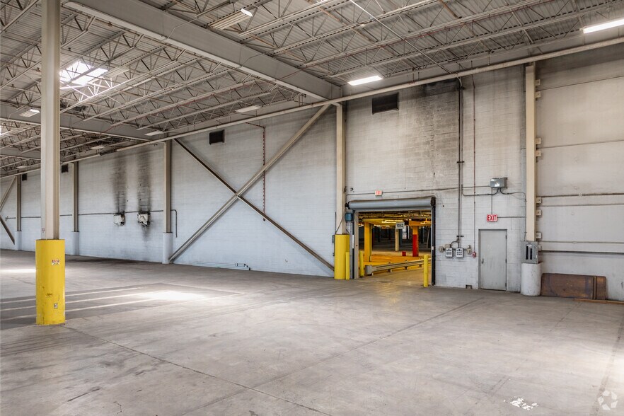 More Photos Of 5300 Crosswind Dr, Columbus Manufacturing For Lease