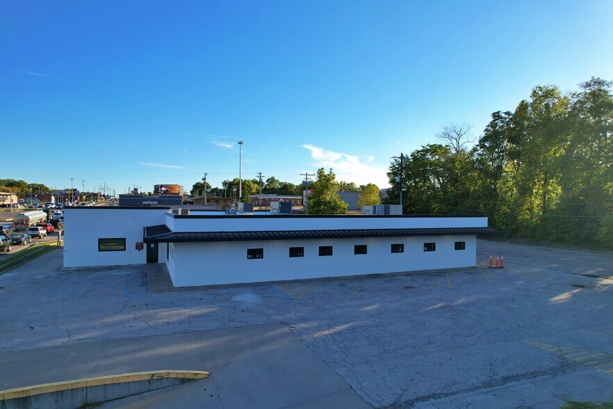 More Photos Of 700 S Limit Ave, Sedalia Medical For Lease