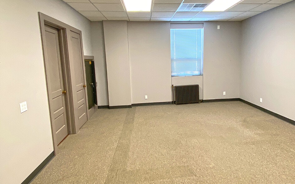 More Photos Of 3309 N 6th St, Harrisburg Warehouse For Sale