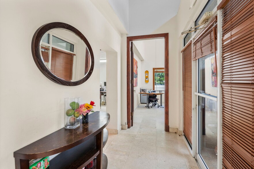 More Photos Of 4201 SW 11th St, Coral Gables Office For Sale