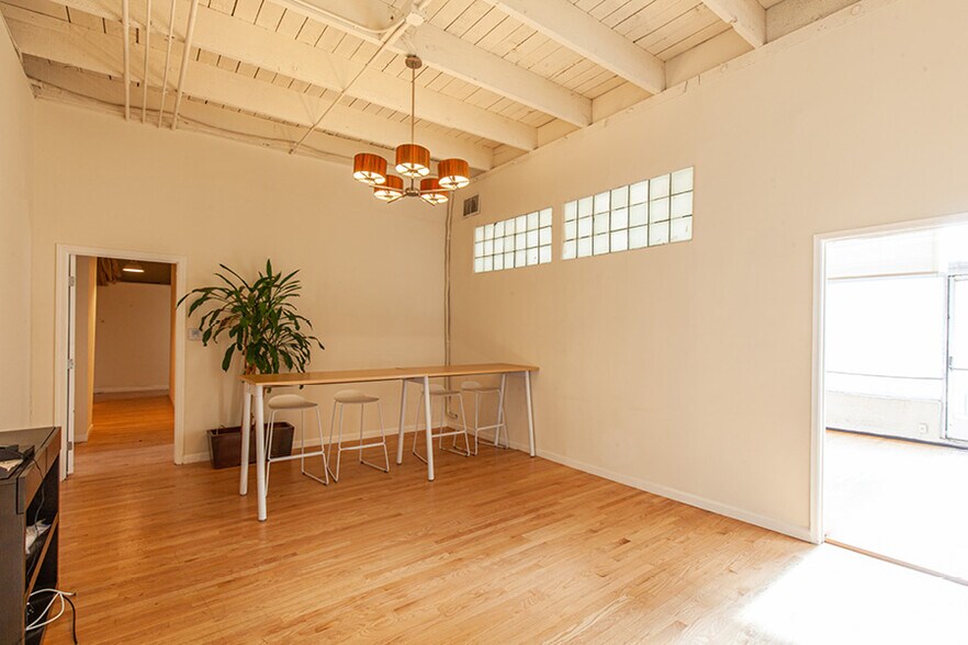 More Photos Of 1175 Folsom St, San Francisco Warehouse For Lease