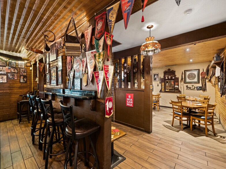 More Photos Of 3016 E Commercial Blvd, Fort Lauderdale Restaurant For Sale