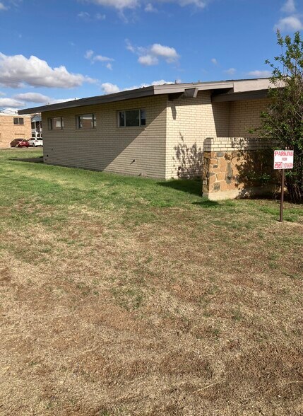 More Photos Of 2620 Yonkers St, Plainview Medical For Sale