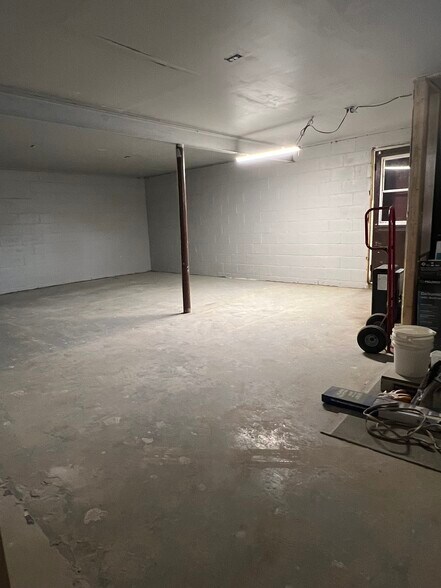 More Photos Of 720 S Broadway St, Greensburg Restaurant For Sale