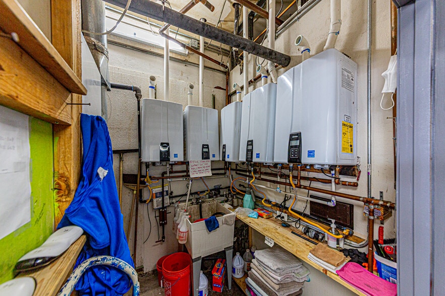 More Photos Of 1756 Pacific Ave, Long Beach Storefront For Sale