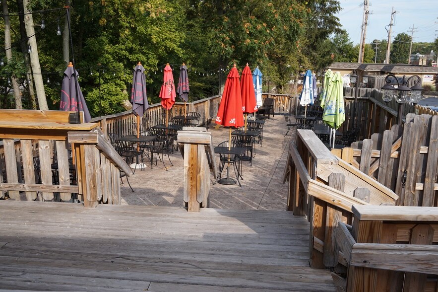 More Photos Of 37000-37040 Detroit Rd, Avon Restaurant For Sale