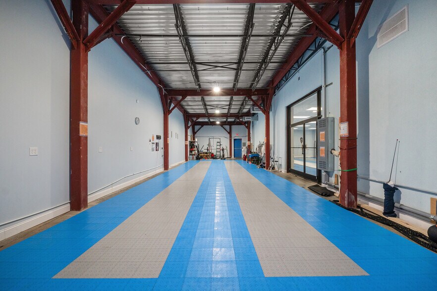 More Photos Of 2613-2617 Executive Point Dr, Monroe Mixed Retail For Sale