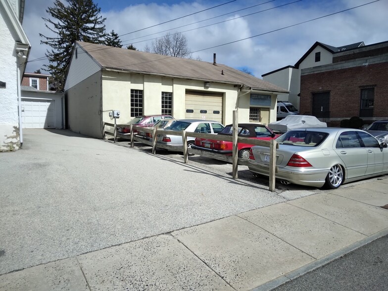 More Photos Of 108 Cricket Ave, Ardmore Auto Repair For Sale