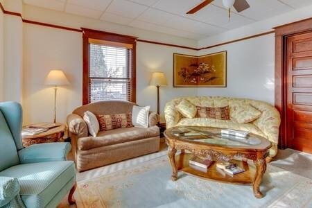 More Photos Of 707 NE 5th St, McMinnville Office For Sale