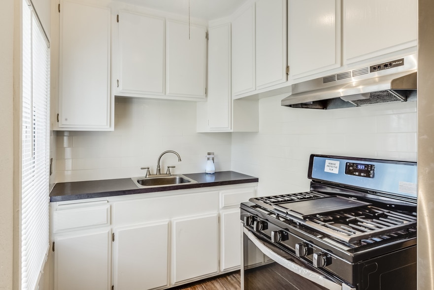 More Photos Of 252 W 11th, San Pedro Apartments For Sale