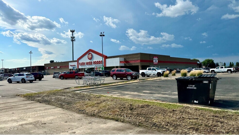 More Photos Of 3330 Highway 10 E, Moorhead Freestanding For Lease