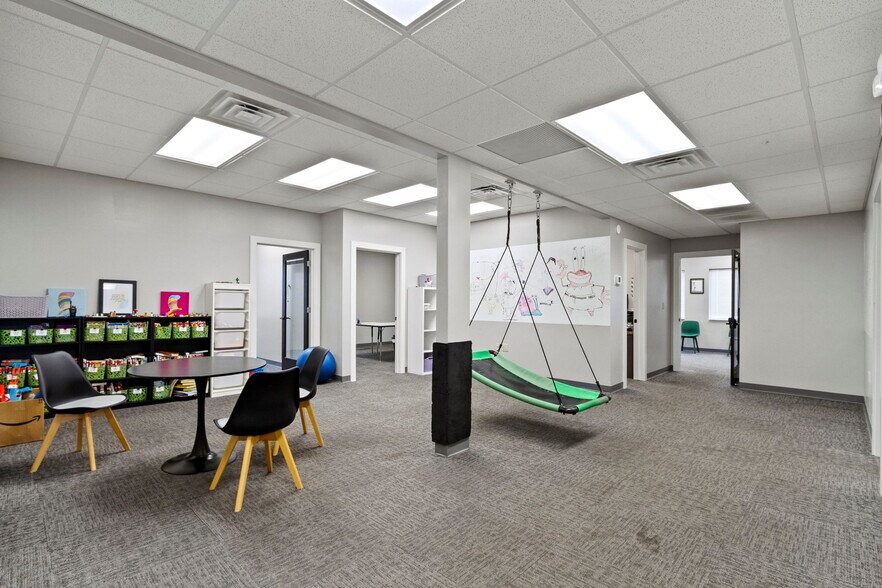 More Photos Of 2134 Holiday Ln, Franklin Medical For Sale