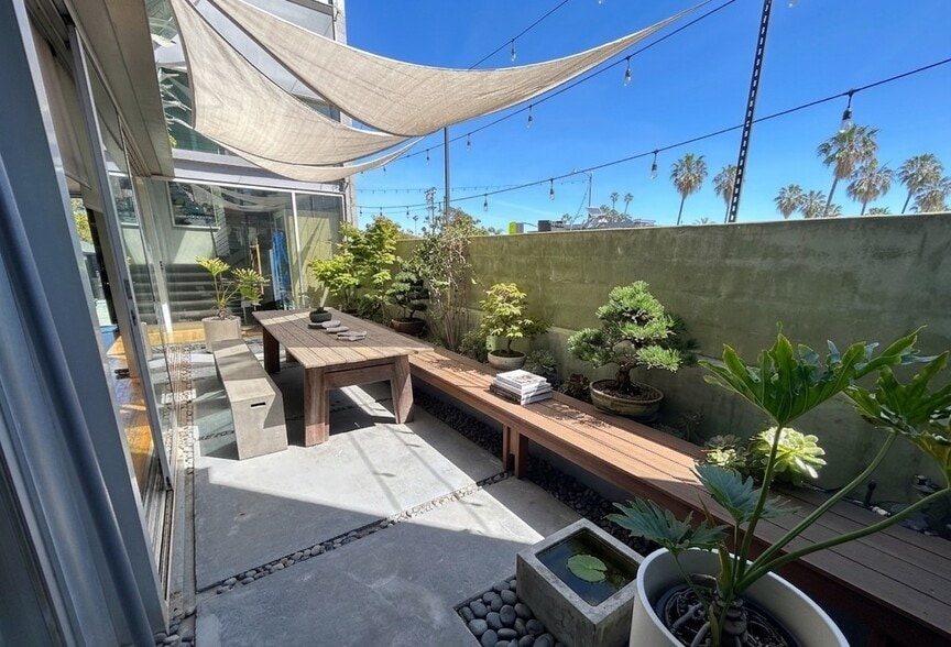 More Photos Of 1214 Abbot Kinney Blvd, Venice Loft Creative Space For Lease