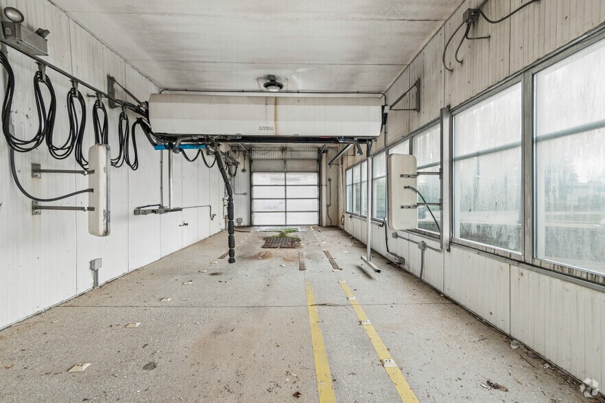 More Photos Of 3632 S Taylor Dr, Sheboygan Carwash For Sale