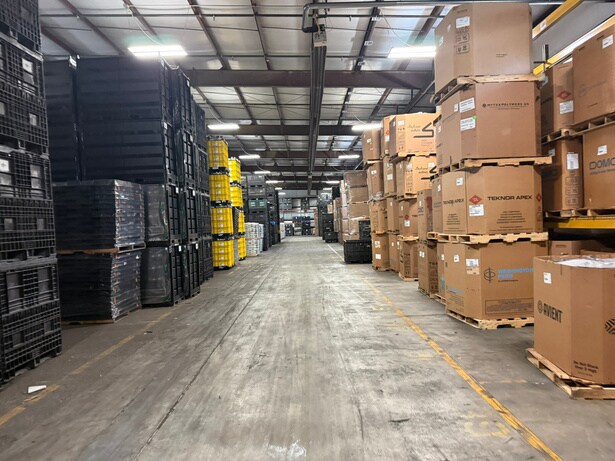 More Photos Of 2202 Wolf Way, West Des Moines Warehouse For Lease
