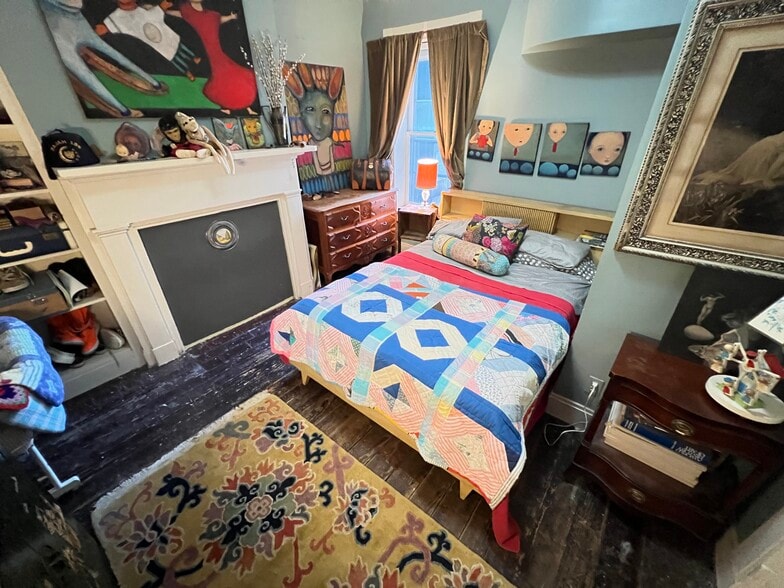 More Photos Of 1438-1442 Light St, Baltimore Showroom For Sale