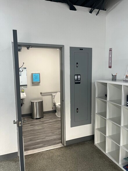 More Photos Of 23333 Cinema Dr, Santa Clarita Office For Lease