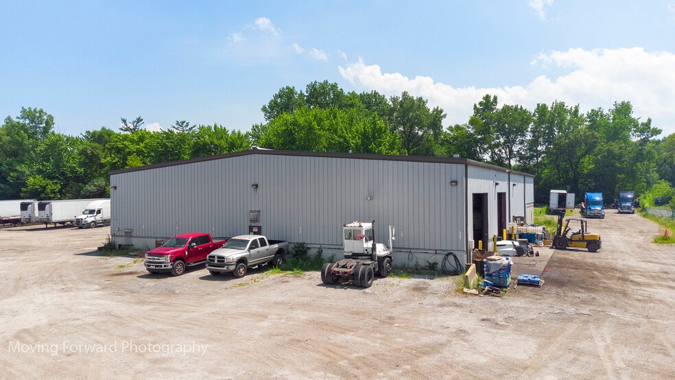 More Photos Of 17735 Chappel Ave, Lansing Industrial For Sale