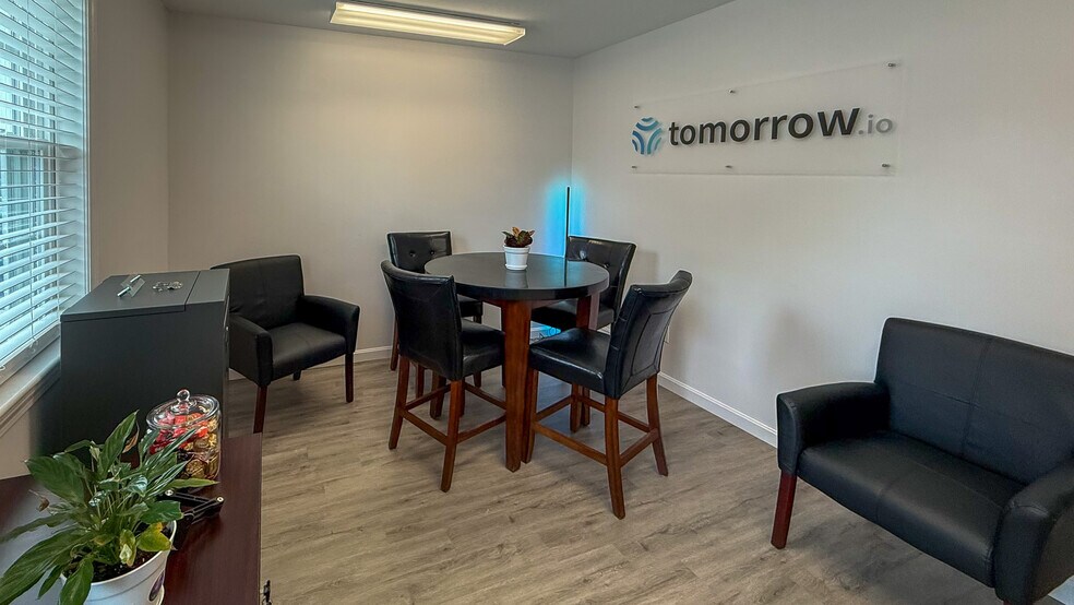 More Photos Of 4-6 Barlows Landing Rd, Pocasset Storefront Retail Office For Sale