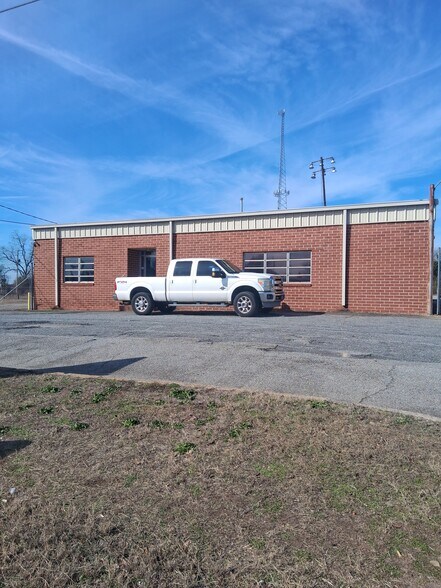 More Photos Of 4459 Broadway, Macon Distribution For Sale