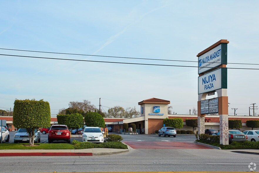 More Photos Of 2121-2149 W 182nd St, Torrance General Retail For Lease