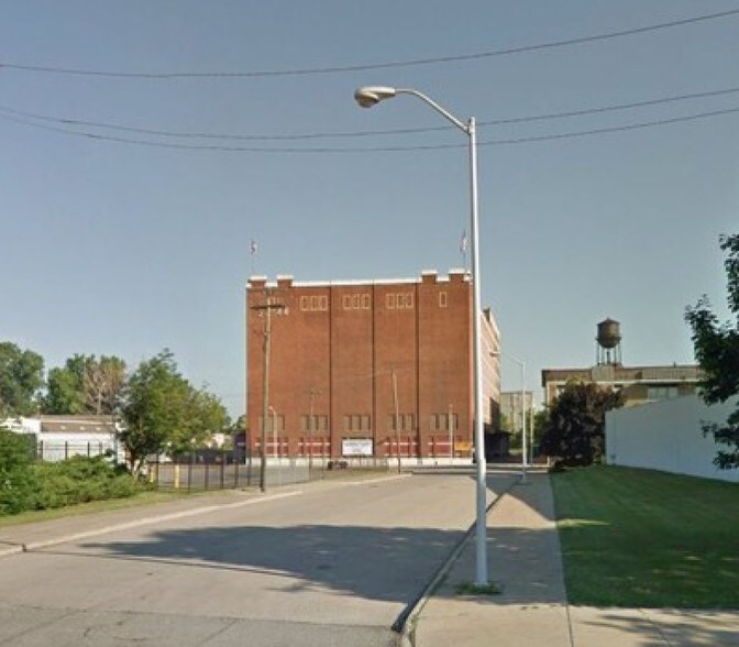 More Photos Of 2030 Howard St, Detroit Warehouse For Sale