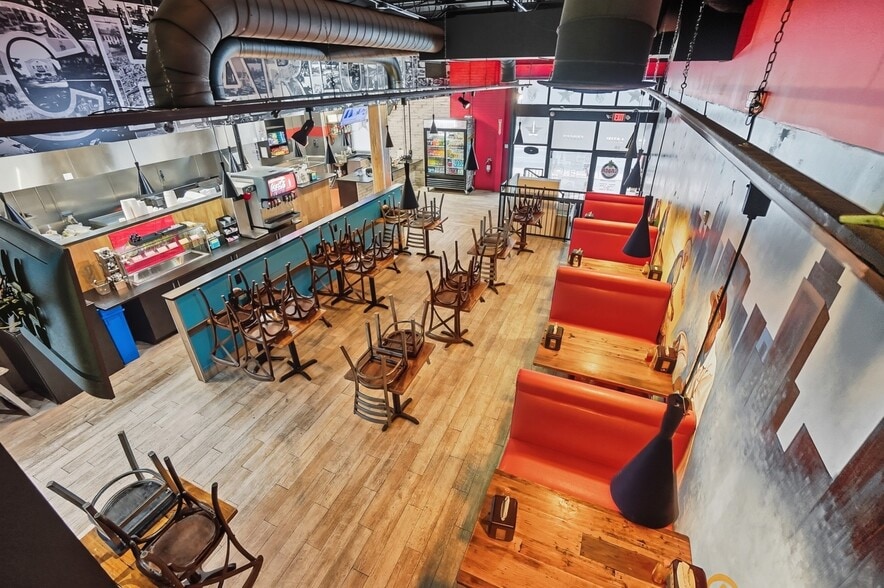 More Photos Of 300-314 N College St, Charlotte General Retail For Lease