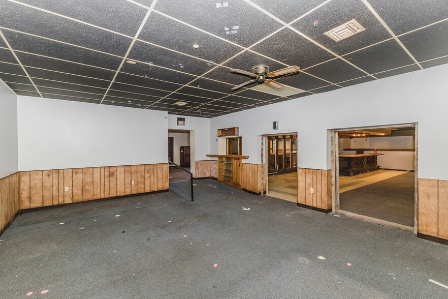 More Photos Of 1560 S Topeka St, Wichita Lodge Meeting Hall For Sale