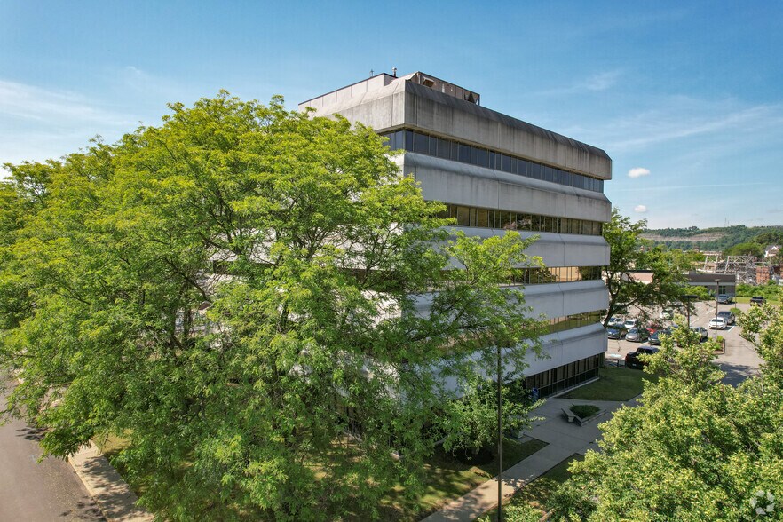 More Photos Of 102 Broadway St, Carnegie Office For Lease