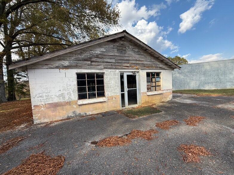 More Photos Of 1350 Lafayette Rd, Rocky Face Specialty For Sale