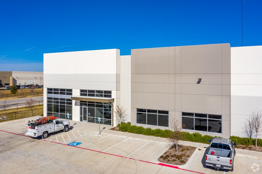 More Photos Of 9175 Autobahn Dr, Dallas Warehouse For Lease