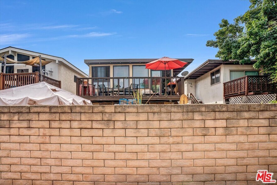 More Photos Of 116 Rees St, Playa Del Rey Apartments For Sale