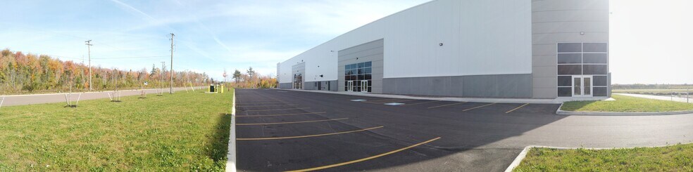 More Photos Of 1275 De L'aviation Av, Dieppe Industrial For Sale