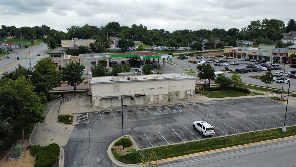 More Photos Of 211 S 18th St Expy, Kansas City Fast Food For Sale