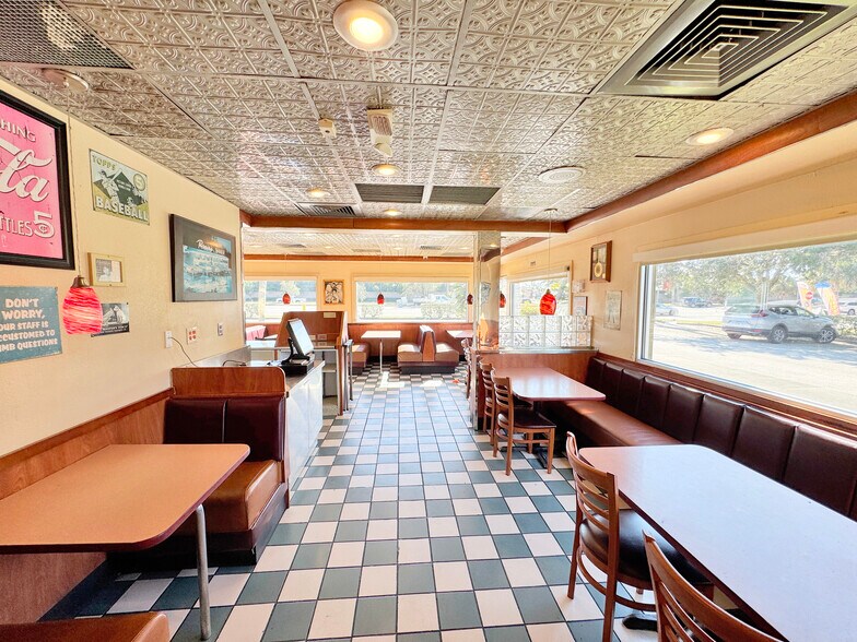 More Photos Of 8031 Summerlin Center Dr, Fort Myers Restaurant For Sale